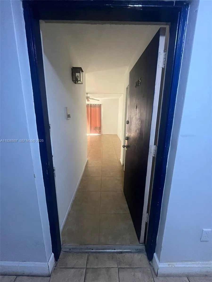 4301 Nw South Tamiami Canal Drive 305, Miami, Flor, Miami, Florida 33126, 1 Bedroom Bedrooms, ,1 BathroomBathrooms,Residential Lease,For Rent,4301 Nw South Tamiami Canal Drive 305, Miami, Flor,A11926507
