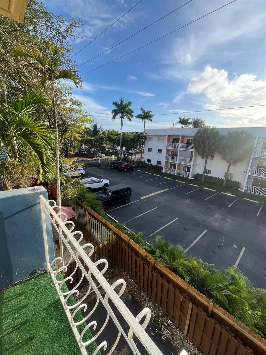 4301 Nw South Tamiami Canal Drive 305, Miami, Flor, Miami, Florida 33126, 1 Bedroom Bedrooms, ,1 BathroomBathrooms,Residential Lease,For Rent,4301 Nw South Tamiami Canal Drive 305, Miami, Flor,A11926507