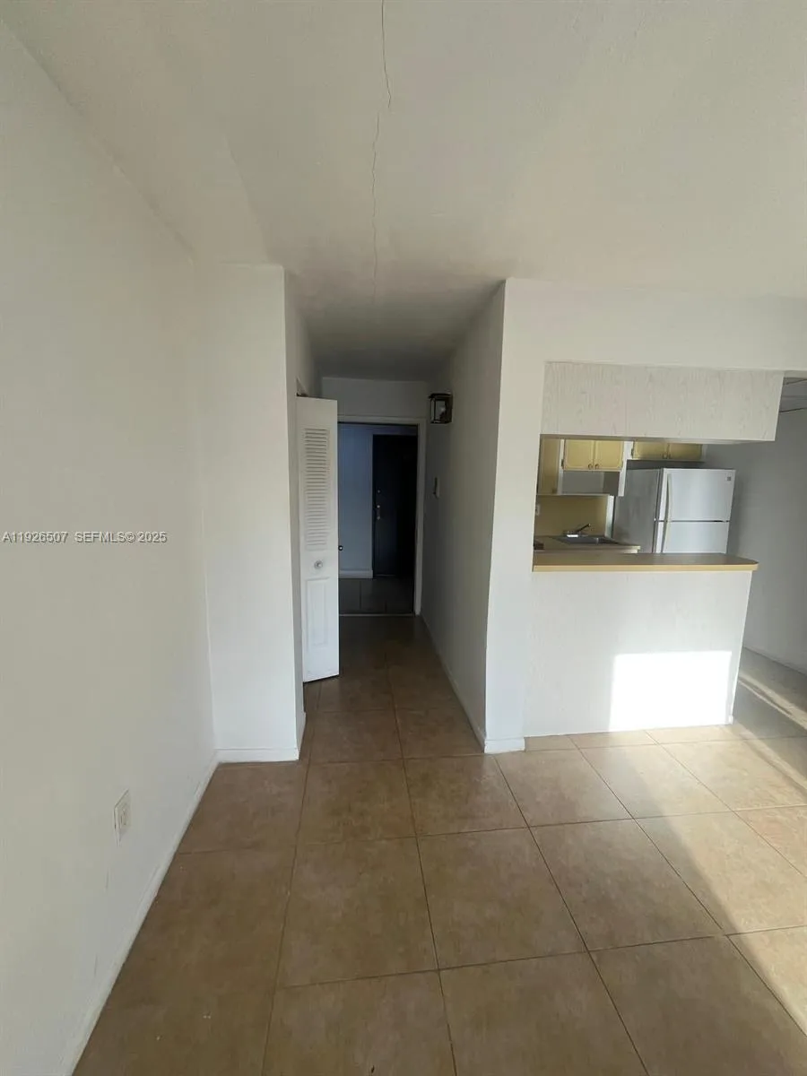 4301 Nw South Tamiami Canal Drive 305, Miami, Flor, Miami, Florida 33126, 1 Bedroom Bedrooms, ,1 BathroomBathrooms,Residential Lease,For Rent,4301 Nw South Tamiami Canal Drive 305, Miami, Flor,A11926507