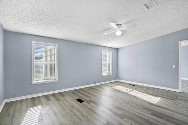 7990-129th-Pl-HigMedia-023