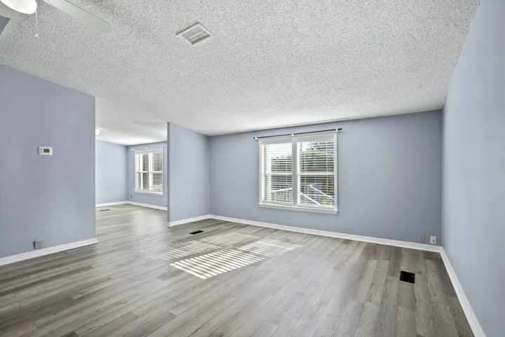 7990-129th-Pl-HigMedia-008
