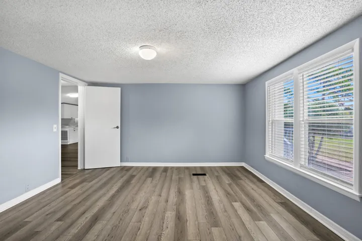 7990-129th-Pl-HigMedia-027