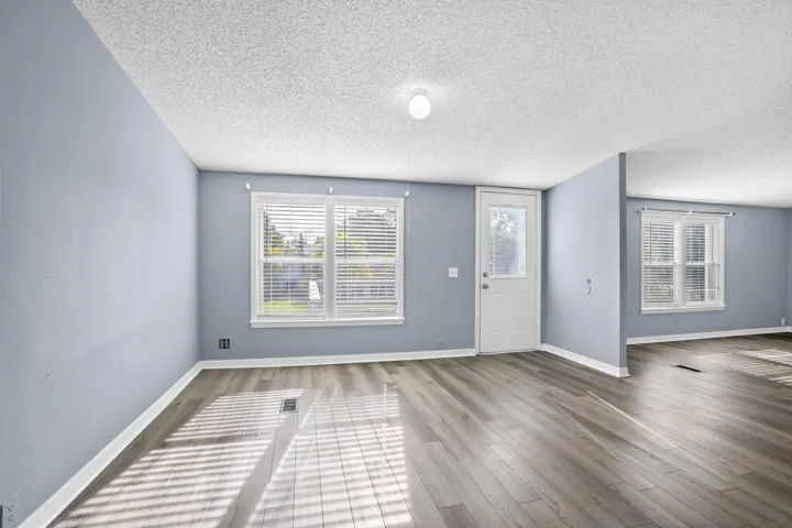 7990-129th-Pl-HigMedia-018