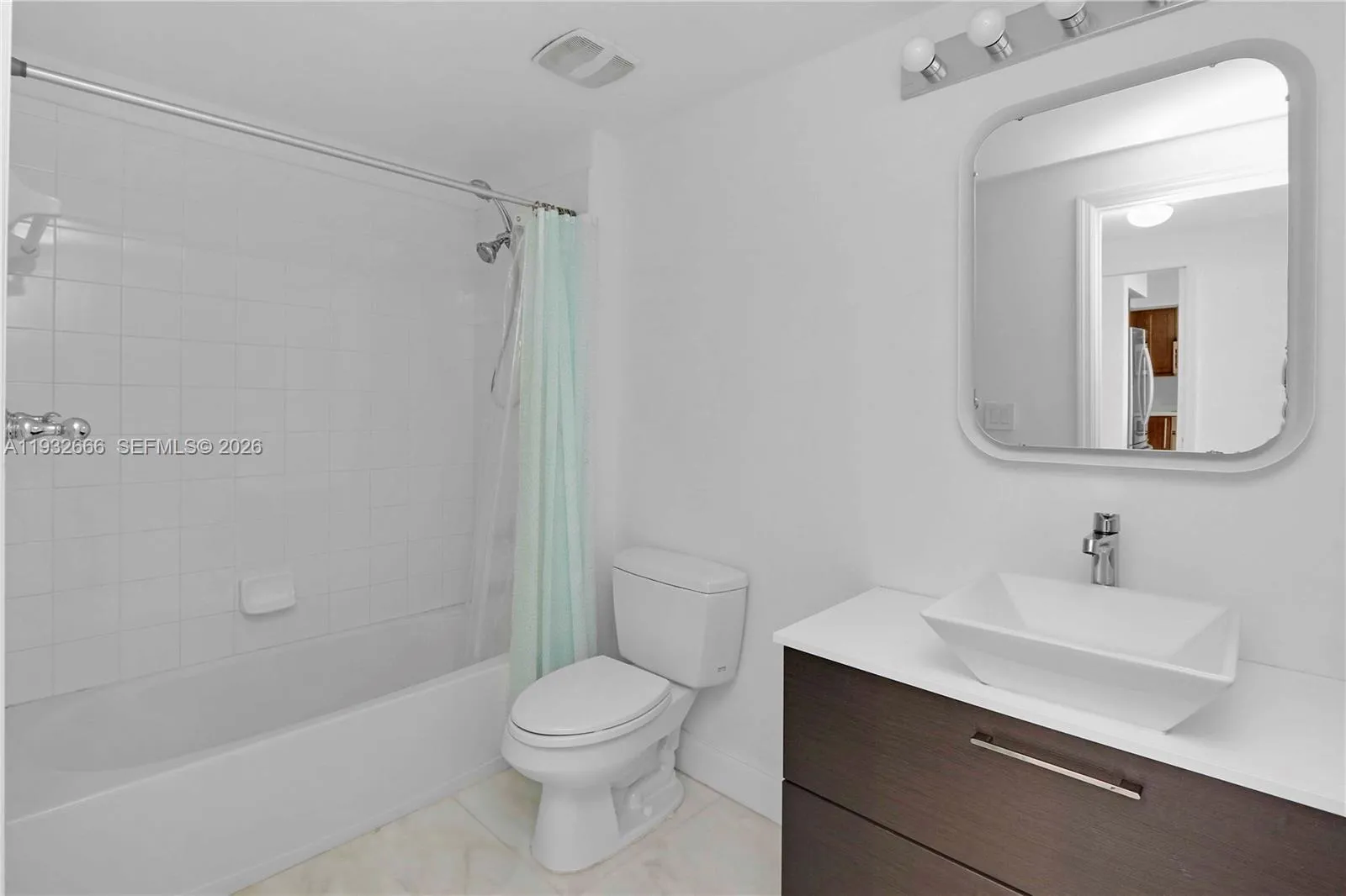 888 S Douglas Rd 1203, Coral Gables, Florida 33134, Coral Gables, Florida 33134, 2 Bedrooms Bedrooms, ,2 BathroomsBathrooms,Residential,For Sale,888 S Douglas Rd 1203, Coral Gables, Florida 33134,A11932666