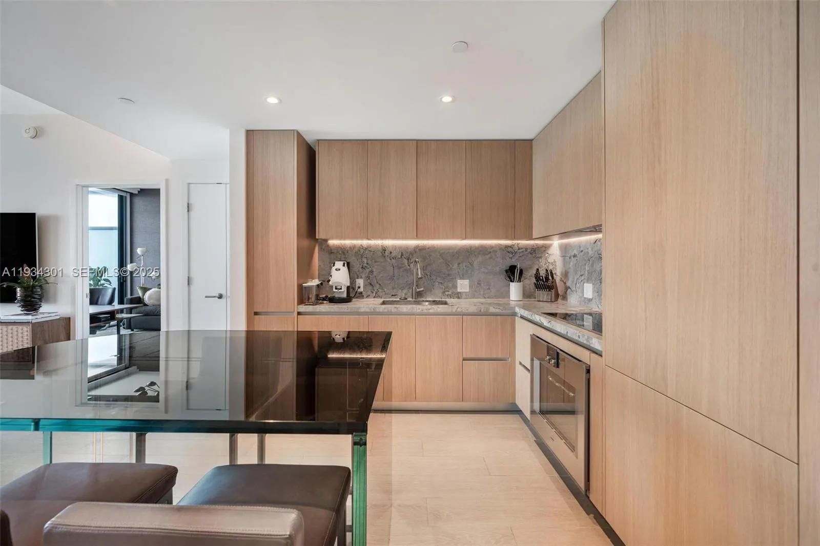 500 Alton Rd 1602, Miami Beach, Florida 33139, Miami Beach, Florida 33139, 2 Bedrooms Bedrooms, ,2 BathroomsBathrooms,Residential,For Sale,500 Alton Rd 1602, Miami Beach, Florida 33139,A11934301