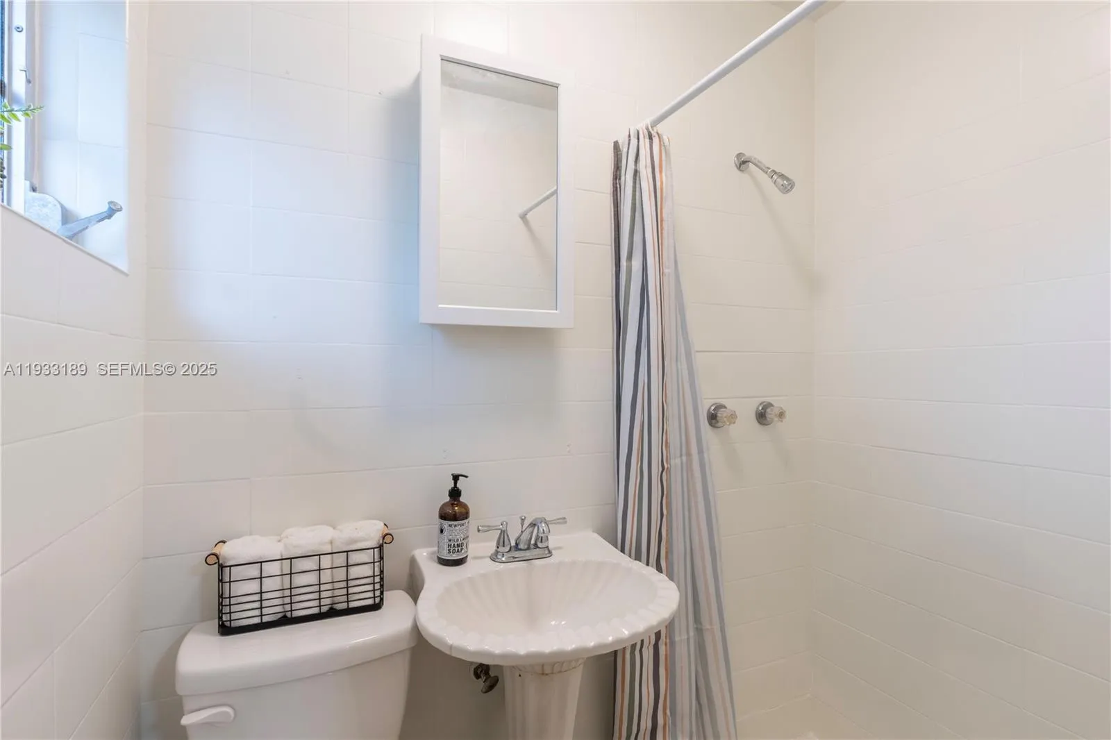 339 Falcon Ave, Miami Springs, Florida 33166, Miami Springs, Florida 33166, 3 Bedrooms Bedrooms, ,2 BathroomsBathrooms,Residential,For Sale,339 Falcon Ave, Miami Springs, Florida 33166,A11933189