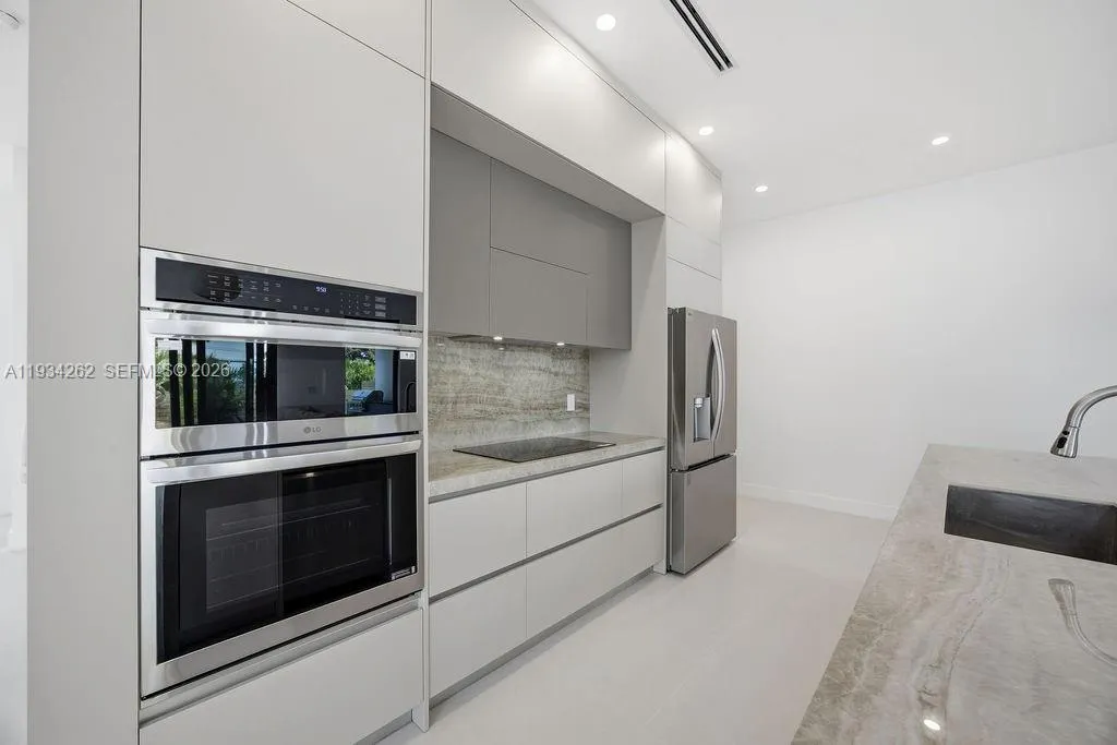 1319 Ne 13th Ave, Fort Lauderdale, Florida 33304, Fort Lauderdale, Florida 33304, ,Residential Income,For Sale,1319 Ne 13th Ave, Fort Lauderdale, Florida 33304,A11934262