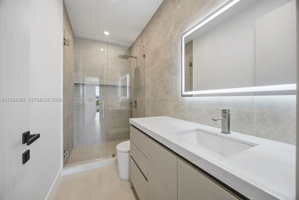 1319 Ne 13th Ave, Fort Lauderdale, Florida 33304, Fort Lauderdale, Florida 33304, ,Residential Income,For Sale,1319 Ne 13th Ave, Fort Lauderdale, Florida 33304,A11934262