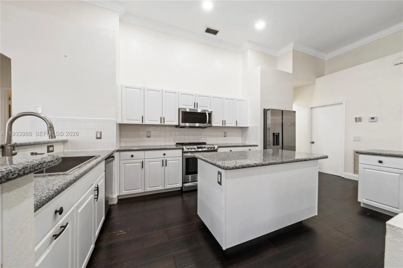 2893 Oakbrook Dr, Weston, Florida 33332, Weston, Florida 33332, 4 Bedrooms Bedrooms, ,3 BathroomsBathrooms,Residential,For Sale,2893 Oakbrook Dr, Weston, Florida 33332,A11933988