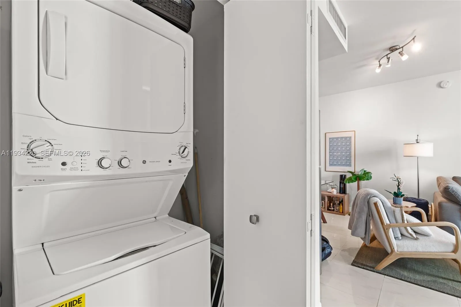 90 Sw 3rd St 2109, Miami, Florida 33130, Miami, Florida 33130, 1 Bedroom Bedrooms, ,1 BathroomBathrooms,Residential,For Sale,90 Sw 3rd St 2109, Miami, Florida 33130,A11934220