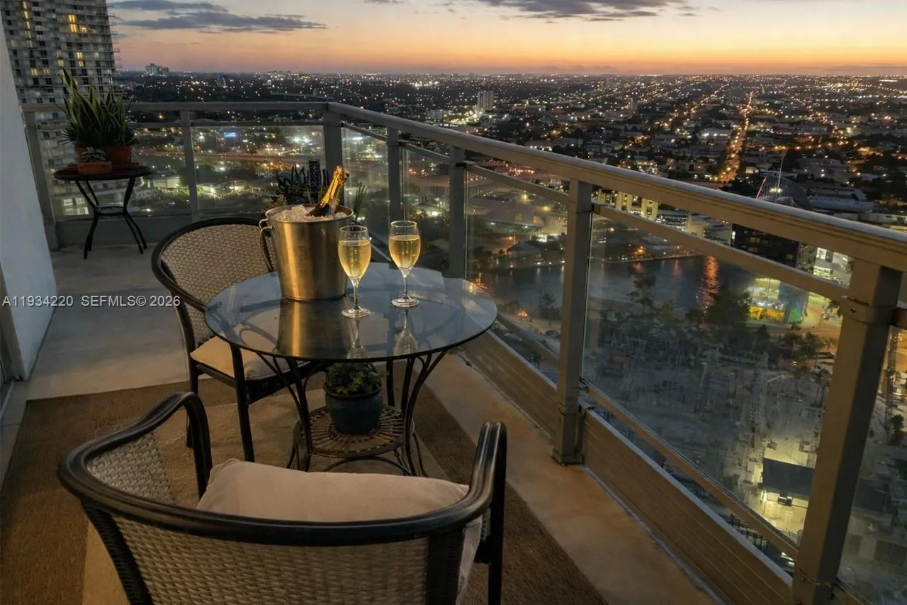 90 Sw 3rd St 2109, Miami, Florida 33130, Miami, Florida 33130, 1 Bedroom Bedrooms, ,1 BathroomBathrooms,Residential,For Sale,90 Sw 3rd St 2109, Miami, Florida 33130,A11934220
