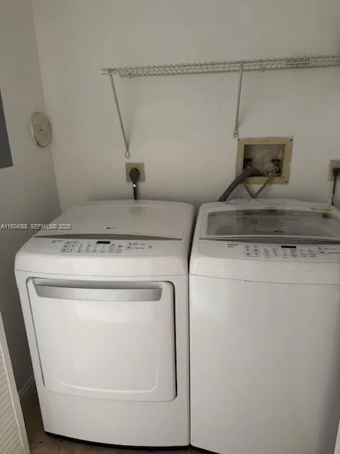 8951 W Sunrise Blvd, Plantation, Florida 33322, Plantation, Florida 33322, 3 Bedrooms Bedrooms, ,3 BathroomsBathrooms,Residential,For Sale,8951 W Sunrise Blvd, Plantation, Florida 33322,A11934068