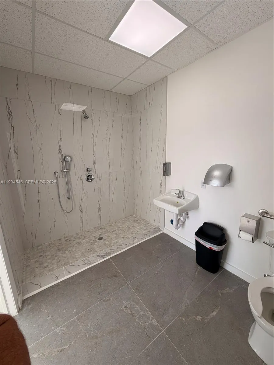 665 E 49 St, Hialeah, Florida 33013, Hialeah, Florida 33013, ,Business Opportunity,For Sale,665 E 49 St, Hialeah, Florida 33013,A11934546