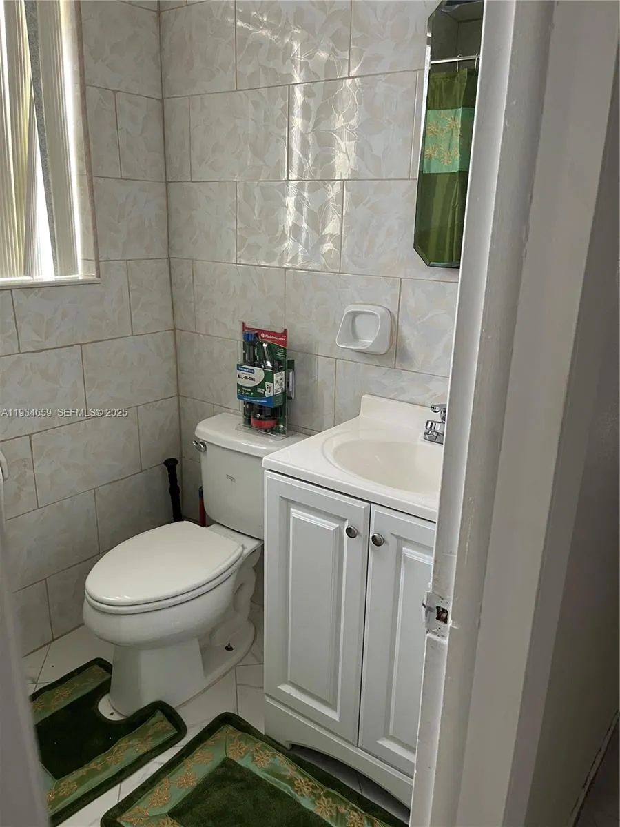 Miami, Florida 33179, 1 Bedroom Bedrooms, ,1 BathroomBathrooms,Residential Lease,For Rent,A11934659