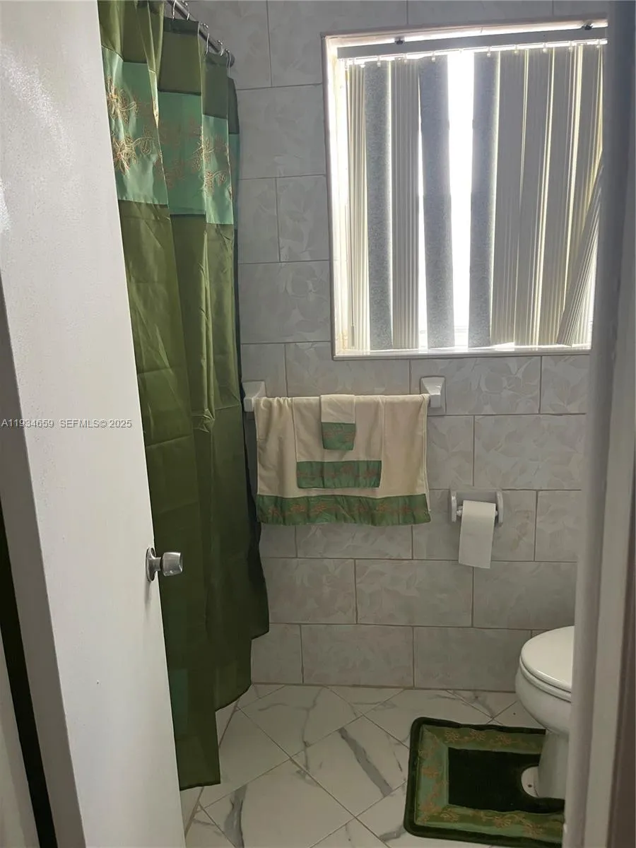 Miami, Florida 33179, 1 Bedroom Bedrooms, ,1 BathroomBathrooms,Residential Lease,For Rent,A11934659