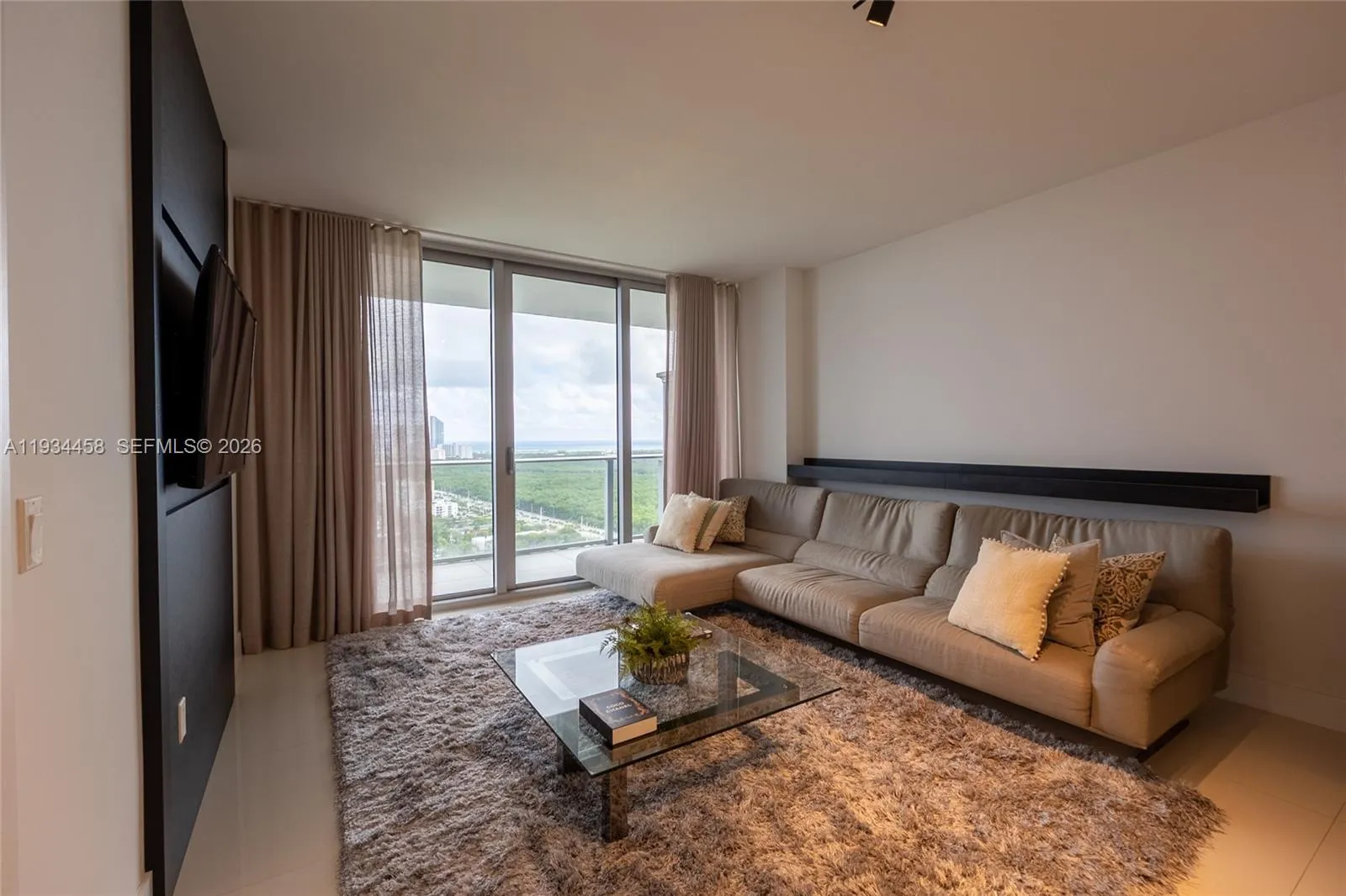 16385 Biscayne Blvd 3117, North Miami Beach, Flori, North Miami Beach, Florida 33160, 2 Bedrooms Bedrooms, ,2 BathroomsBathrooms,Residential,For Sale,16385 Biscayne Blvd 3117, North Miami Beach, Flori,A11934458