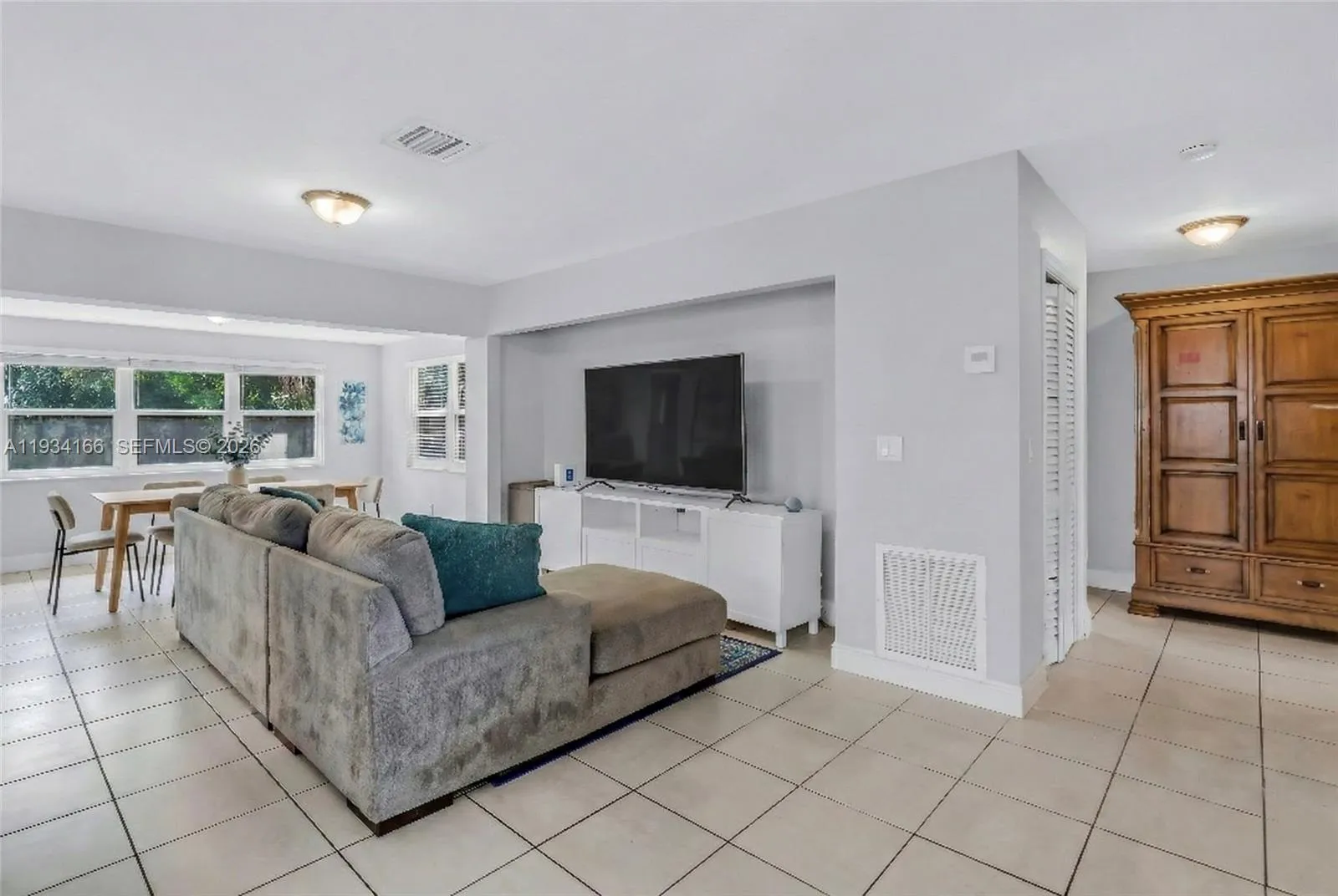 312 Nw 35, Oakland Park, Florida 33309, Oakland Park, Florida 33309, 4 Bedrooms Bedrooms, ,2 BathroomsBathrooms,Residential,For Sale,312 Nw 35, Oakland Park, Florida 33309,A11934166