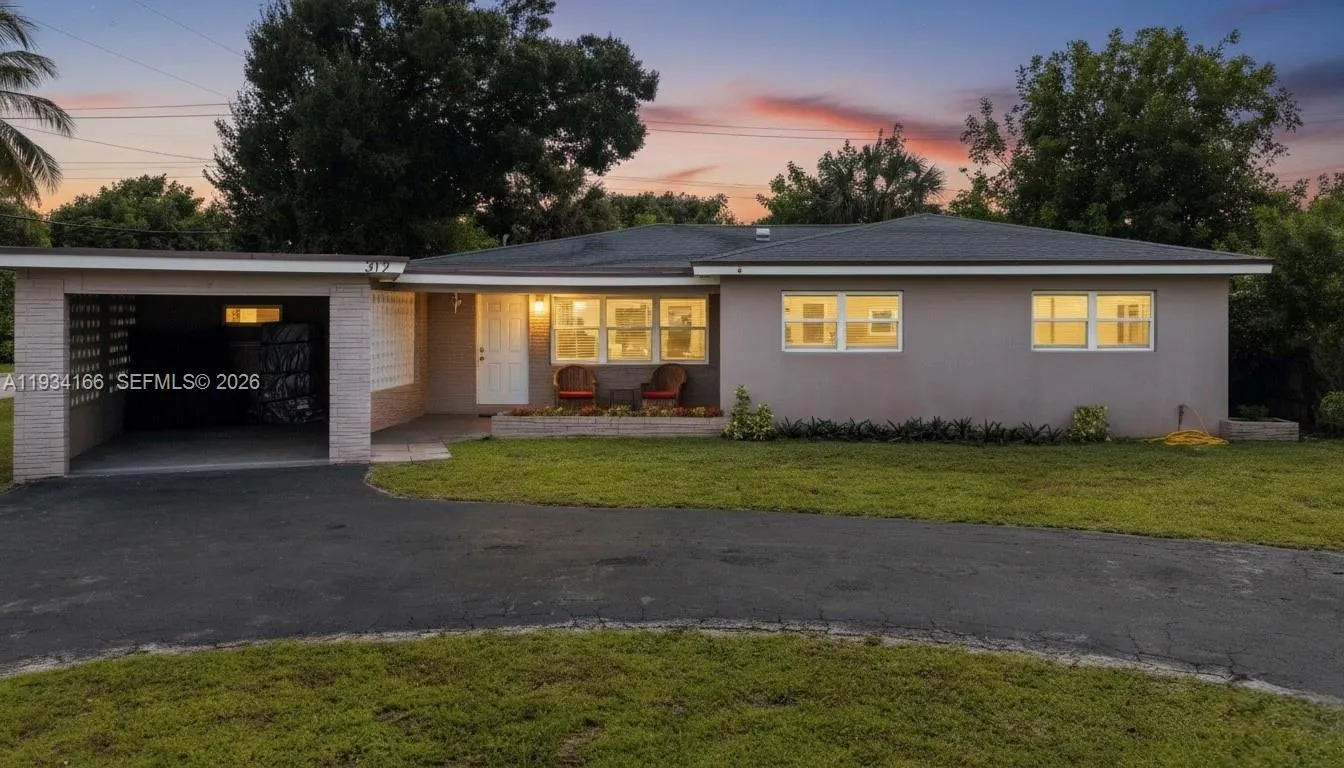 312 Nw 35, Oakland Park, Florida 33309, Oakland Park, Florida 33309, 4 Bedrooms Bedrooms, ,2 BathroomsBathrooms,Residential,For Sale,312 Nw 35, Oakland Park, Florida 33309,A11934166