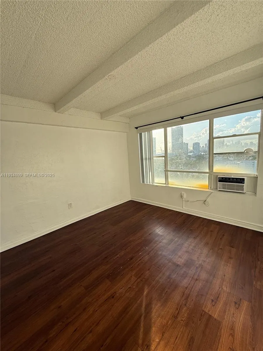 800 Washington Ave 906, Miami Beach, Florida 33139, Miami Beach, Florida 33139, 1 Bedroom Bedrooms, ,1 BathroomBathrooms,Residential Lease,For Rent,800 Washington Ave 906, Miami Beach, Florida 33139,A11934809