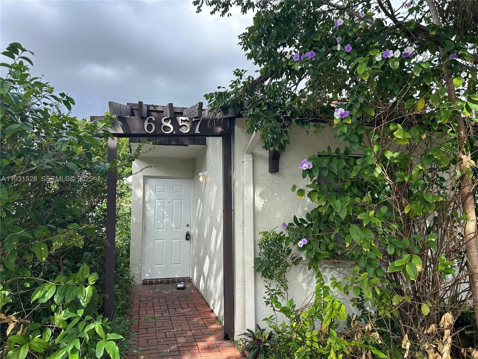 6857 Sw 36th Ct 6-b, Miramar, Florida 33023, Miramar, Florida 33023, 3 Bedrooms Bedrooms, ,2 BathroomsBathrooms,Residential Lease,For Rent,6857 Sw 36th Ct 6-b, Miramar, Florida 33023,A11931528