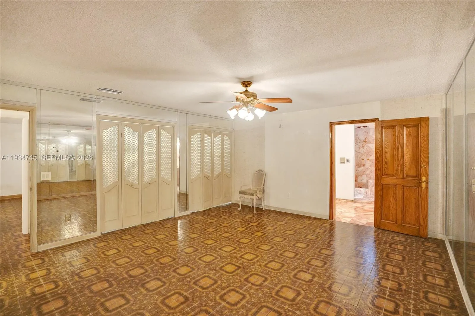 Large Bedroom Room/Dance Studio
