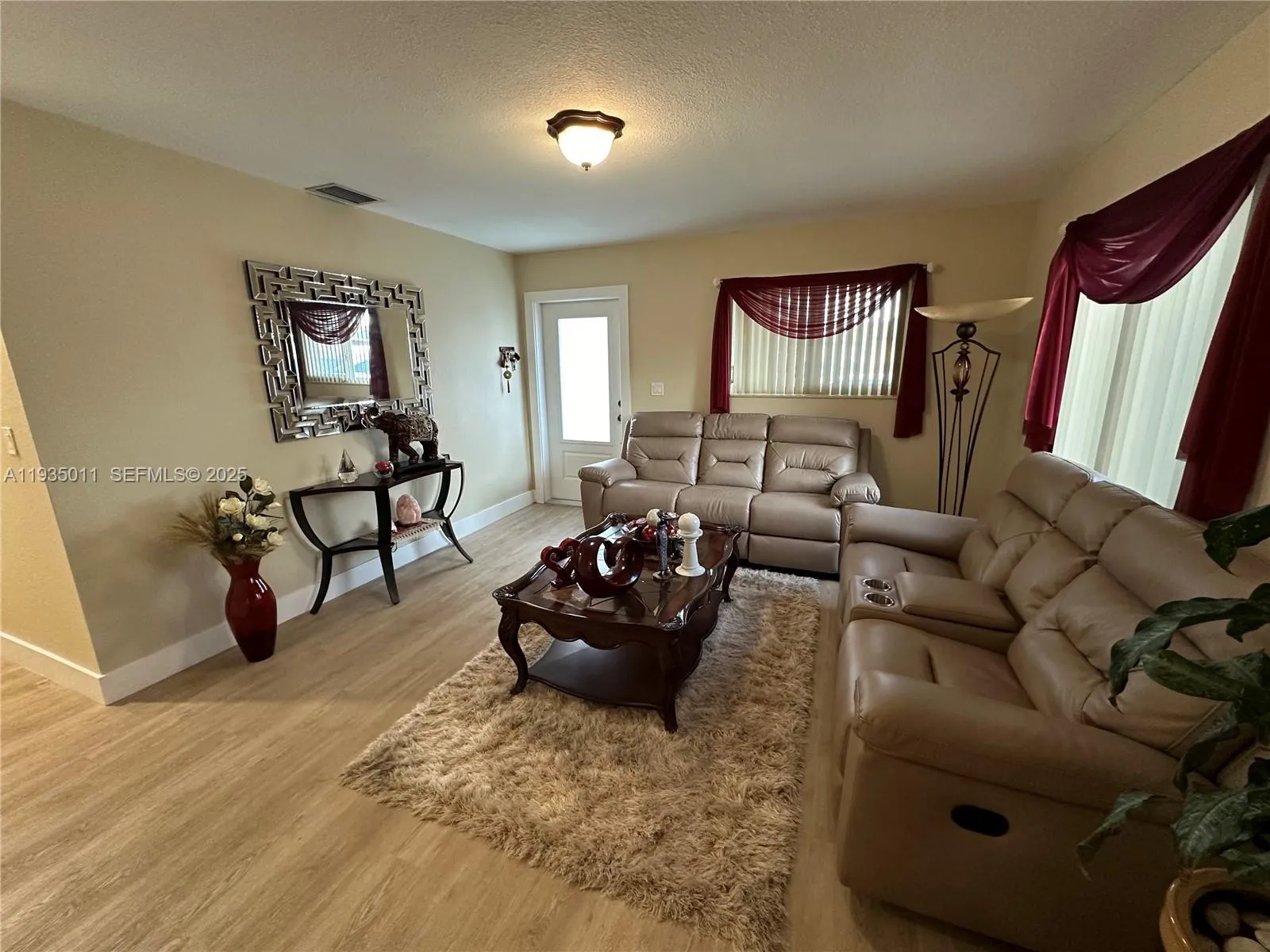 19360 Sw 116th Ave, Miami, Florida 33157, Miami, Florida 33157, 3 Bedrooms Bedrooms, ,1 BathroomBathrooms,Residential,For Sale,19360 Sw 116th Ave, Miami, Florida 33157,A11935011