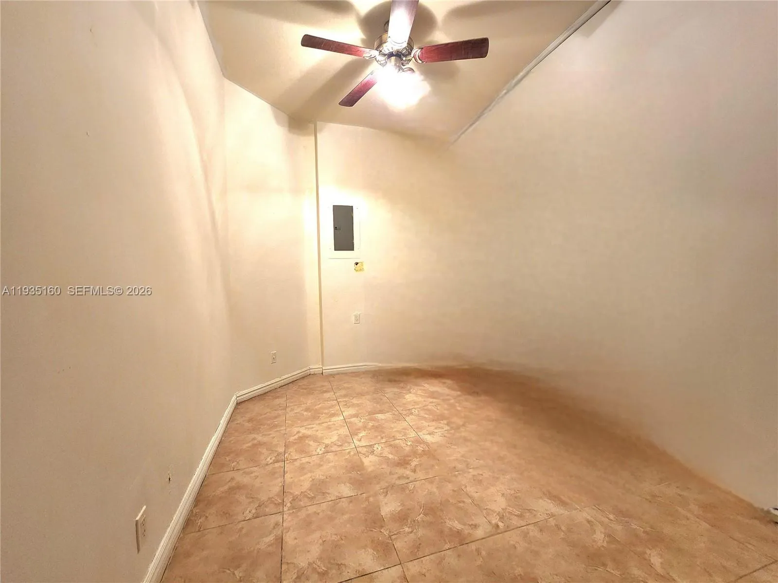 ADDITIONAL ROOM OF 1st Floor Bedroom/Office