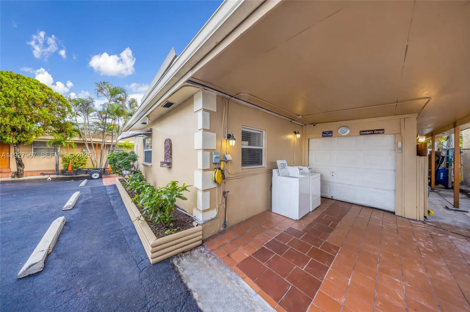 6124 Pembroke Rd, Miramar, Florida 33023, Miramar, Florida 33023, ,Residential Income,For Sale,6124 Pembroke Rd, Miramar, Florida 33023,A11927967