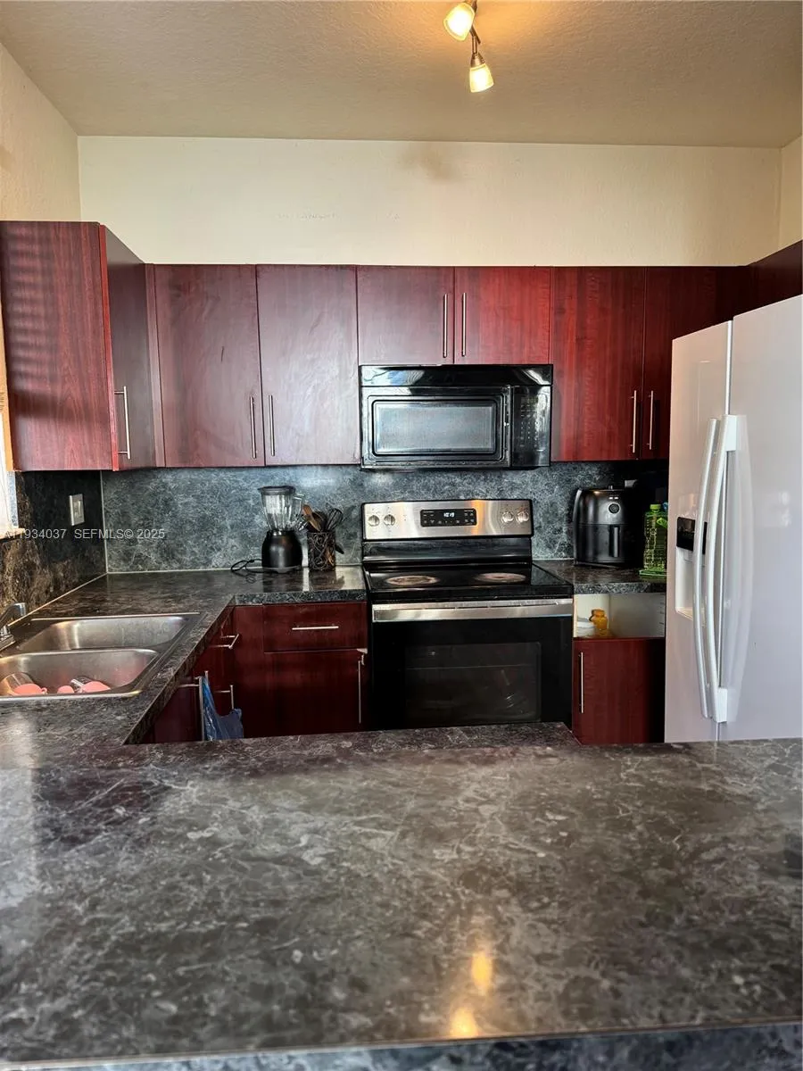 1043 Se 23rd Ave, Homestead, Florida 33035, Homestead, Florida 33035, 4 Bedrooms Bedrooms, ,3 BathroomsBathrooms,Residential,For Sale,1043 Se 23rd Ave, Homestead, Florida 33035,A11934037