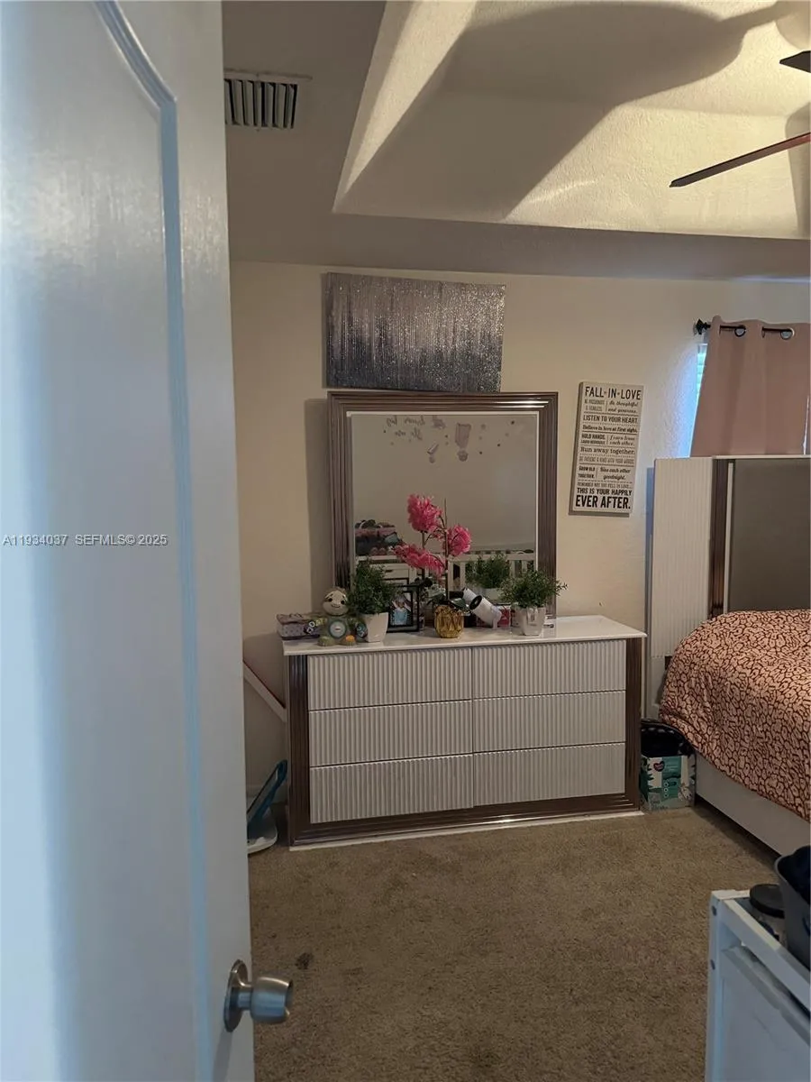 1043 Se 23rd Ave, Homestead, Florida 33035, Homestead, Florida 33035, 4 Bedrooms Bedrooms, ,3 BathroomsBathrooms,Residential,For Sale,1043 Se 23rd Ave, Homestead, Florida 33035,A11934037