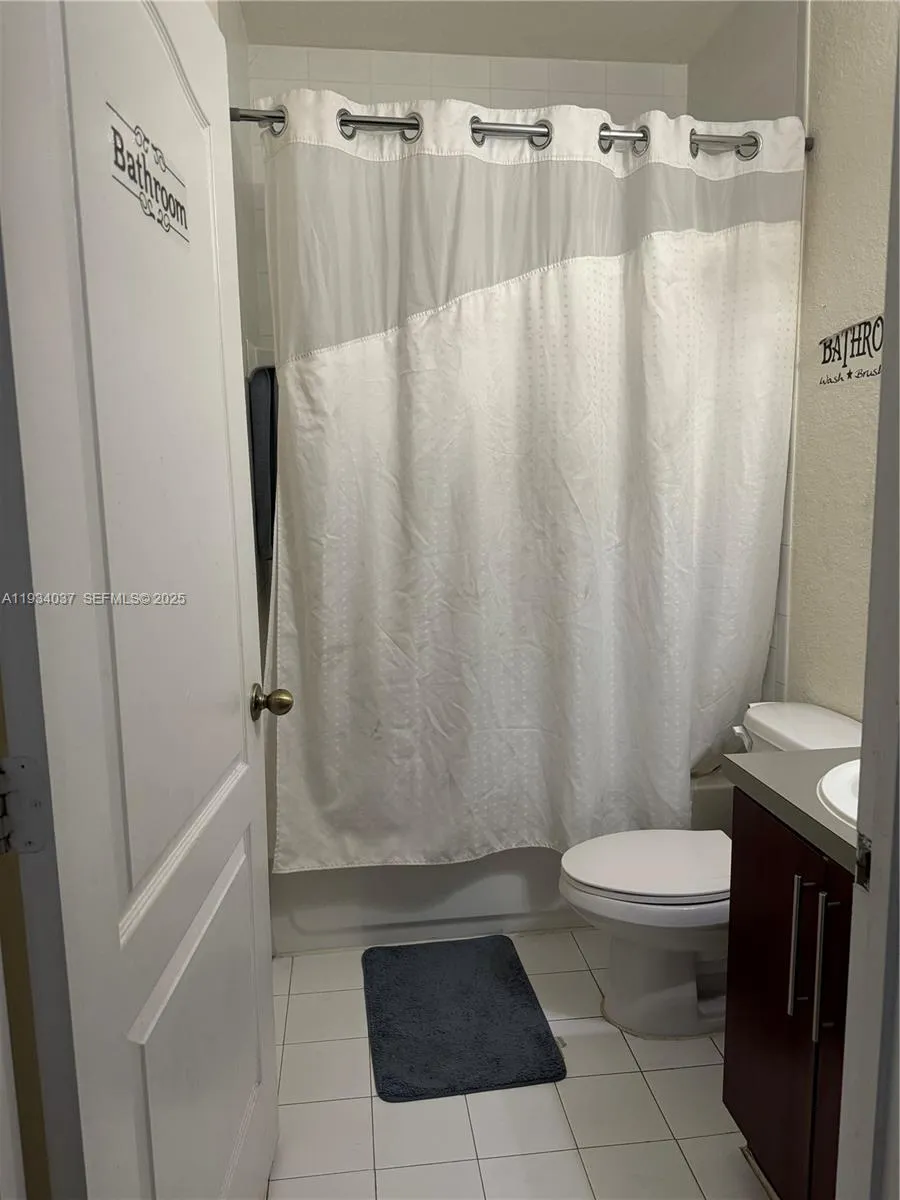 1043 Se 23rd Ave, Homestead, Florida 33035, Homestead, Florida 33035, 4 Bedrooms Bedrooms, ,3 BathroomsBathrooms,Residential,For Sale,1043 Se 23rd Ave, Homestead, Florida 33035,A11934037