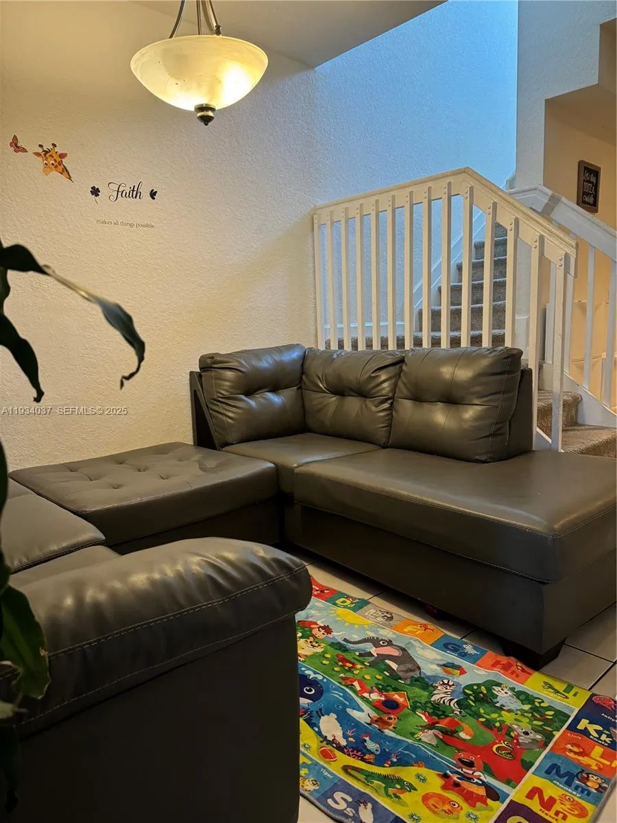 1043 Se 23rd Ave, Homestead, Florida 33035, Homestead, Florida 33035, 4 Bedrooms Bedrooms, ,3 BathroomsBathrooms,Residential,For Sale,1043 Se 23rd Ave, Homestead, Florida 33035,A11934037