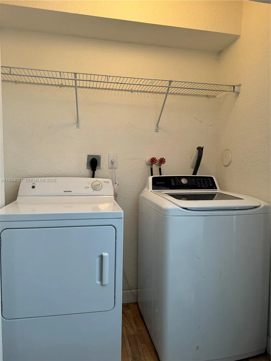 1043 Se 23rd Ave, Homestead, Florida 33035, Homestead, Florida 33035, 4 Bedrooms Bedrooms, ,3 BathroomsBathrooms,Residential,For Sale,1043 Se 23rd Ave, Homestead, Florida 33035,A11934037