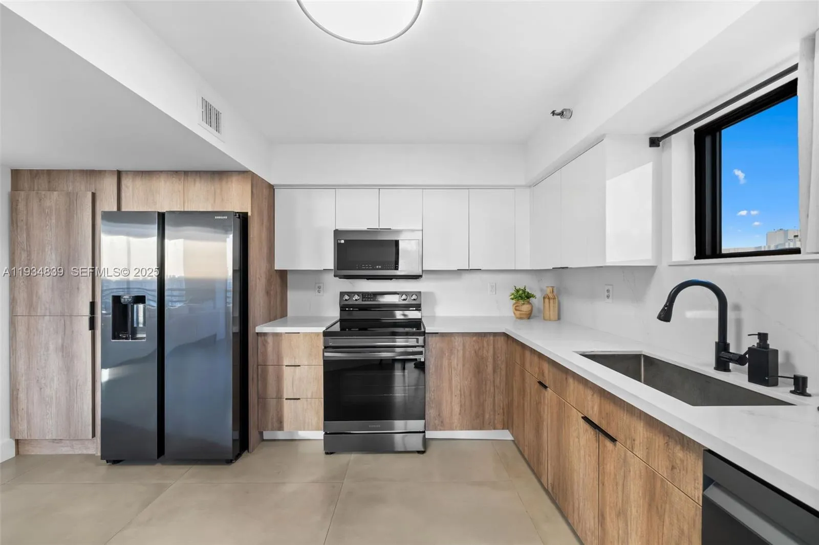 3300 Ne 191st St 1813, Aventura, Florida 33180, Aventura, Florida 33180, 2 Bedrooms Bedrooms, ,2 BathroomsBathrooms,Residential Lease,For Rent,3300 Ne 191st St 1813, Aventura, Florida 33180,A11934839