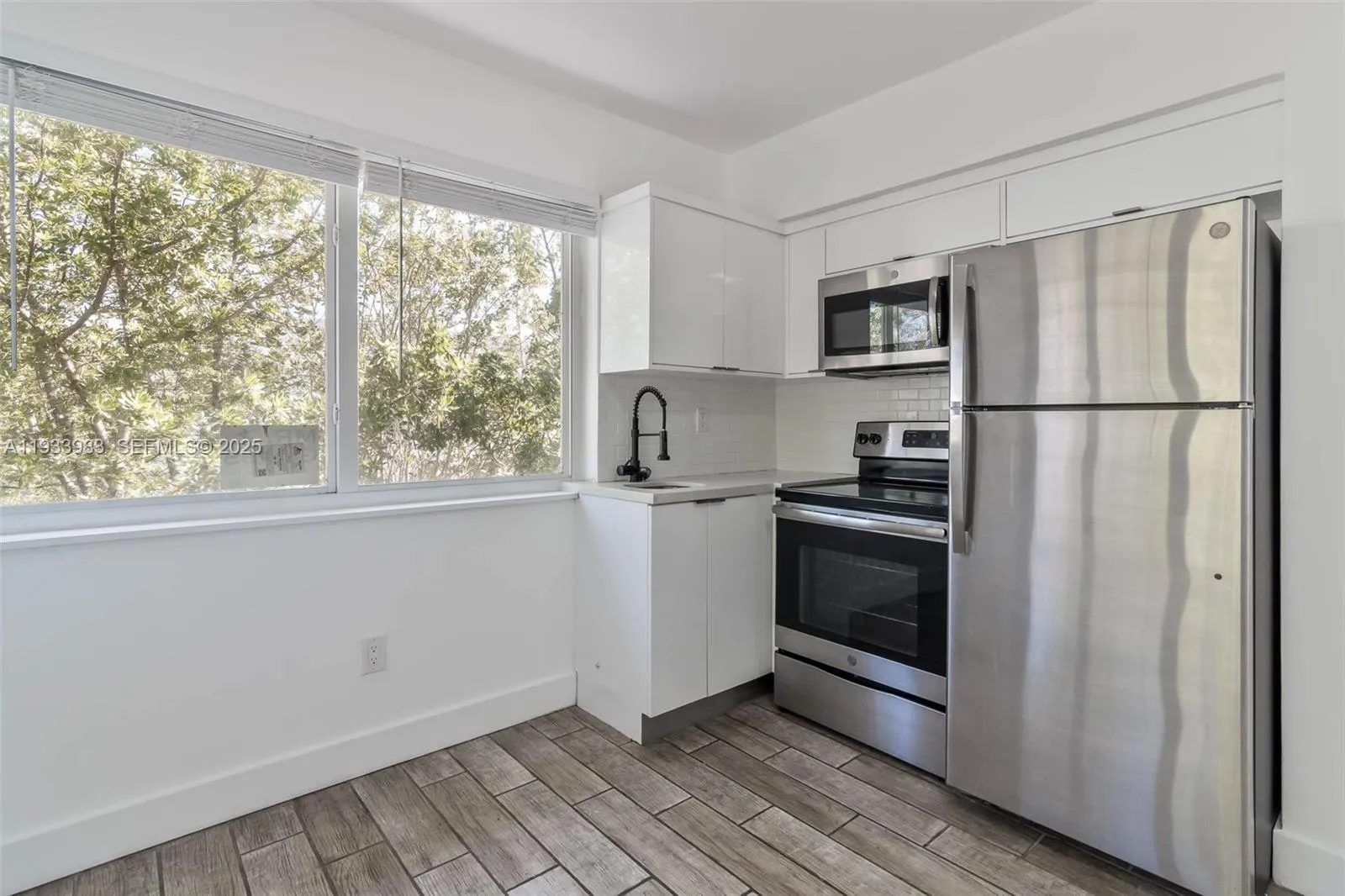 2190 Sw 14th Ter 6, Miami, Florida 33145, Miami, Florida 33145, ,1 BathroomBathrooms,Residential Lease,For Rent,2190 Sw 14th Ter 6, Miami, Florida 33145,A11933983