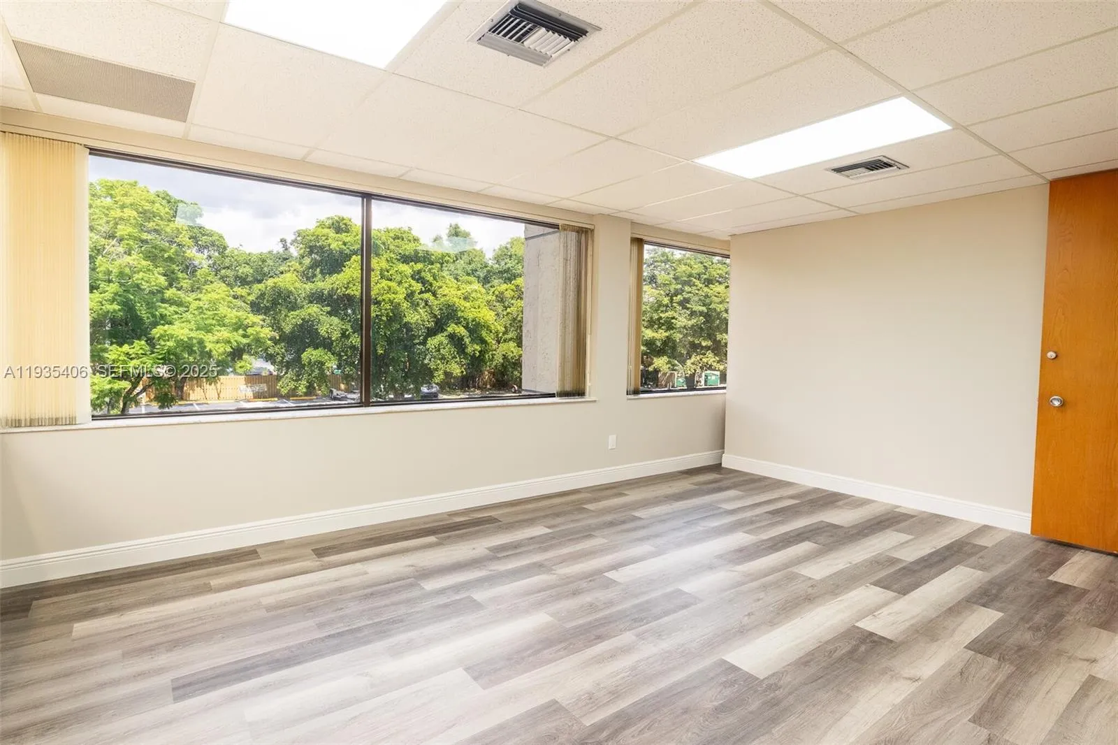 7501 W Oakland Park Blvd, Lauderhill, Florida 3331, Lauderhill, Florida 33319, ,Commercial Sale,For Sale,7501 W Oakland Park Blvd, Lauderhill, Florida 3331,A11935406