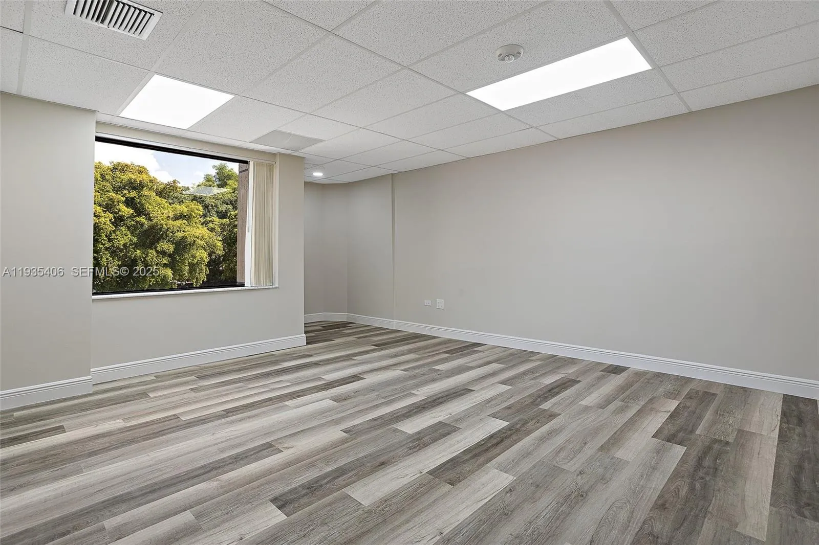 7501 W Oakland Park Blvd, Lauderhill, Florida 3331, Lauderhill, Florida 33319, ,Commercial Sale,For Sale,7501 W Oakland Park Blvd, Lauderhill, Florida 3331,A11935406