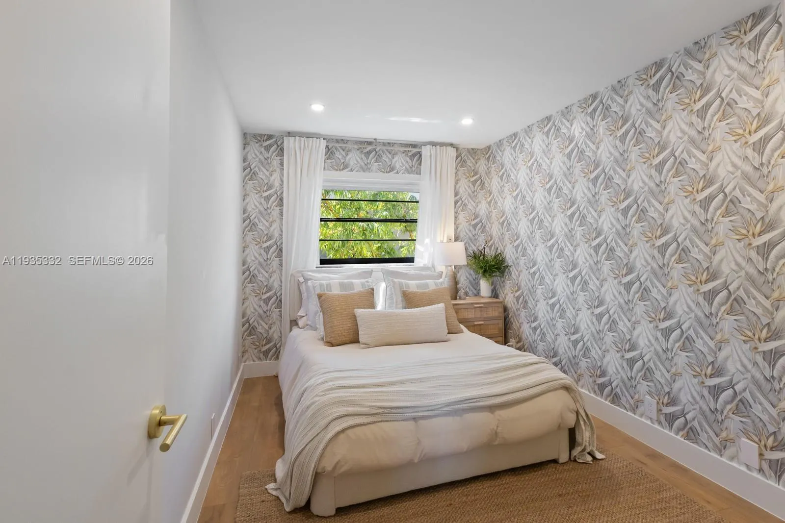 141 Crandon Blvd 446, Key Biscayne, Florida 33149, Key Biscayne, Florida 33149, 3 Bedrooms Bedrooms, ,2 BathroomsBathrooms,Residential,For Sale,141 Crandon Blvd 446, Key Biscayne, Florida 33149,A11935332