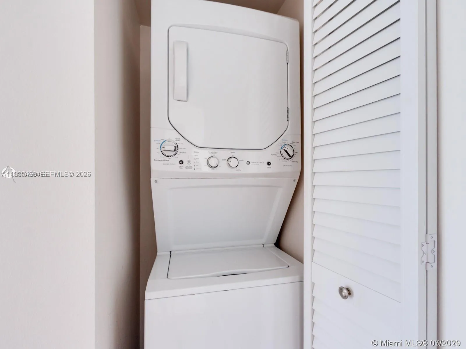 2000 Towerside Ter 905, Miami, Florida 33138, Miami, Florida 33138, 2 Bedrooms Bedrooms, ,2 BathroomsBathrooms,Residential,For Sale,2000 Towerside Ter 905, Miami, Florida 33138,A11935463