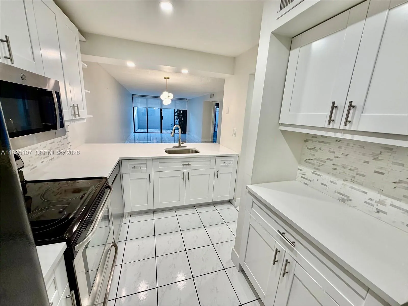 Pembroke Pines, Florida 33026, 3 Bedrooms Bedrooms, ,2 BathroomsBathrooms,Residential Lease,For Rent,A11935107