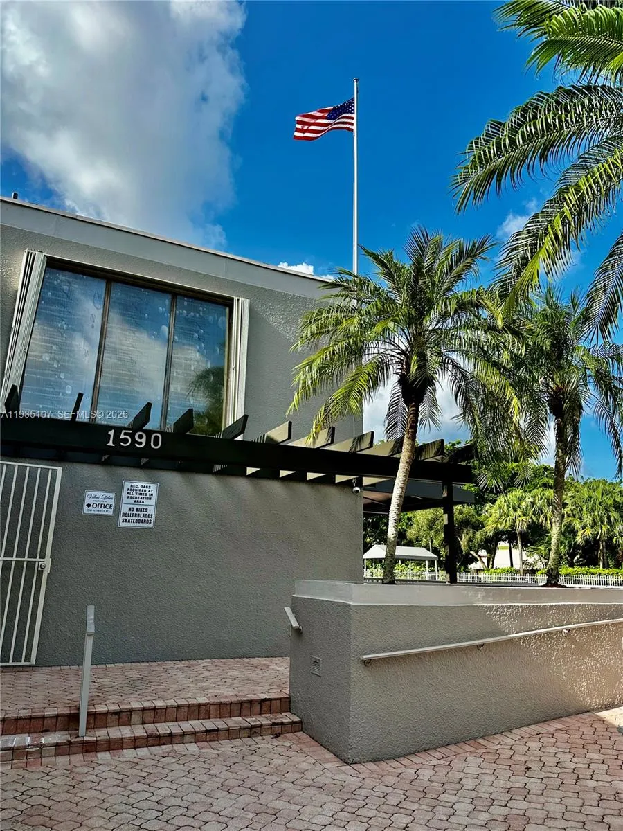 Pembroke Pines, Florida 33026, 3 Bedrooms Bedrooms, ,2 BathroomsBathrooms,Residential Lease,For Rent,A11935107