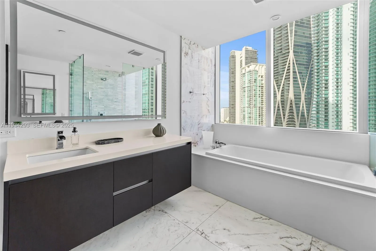 851 Ne 1st Avenue 2601, Miami, Florida 33132, Miami, Florida 33132, 3 Bedrooms Bedrooms, ,4 BathroomsBathrooms,Residential,For Sale,851 Ne 1st Avenue 2601, Miami, Florida 33132,A11934293