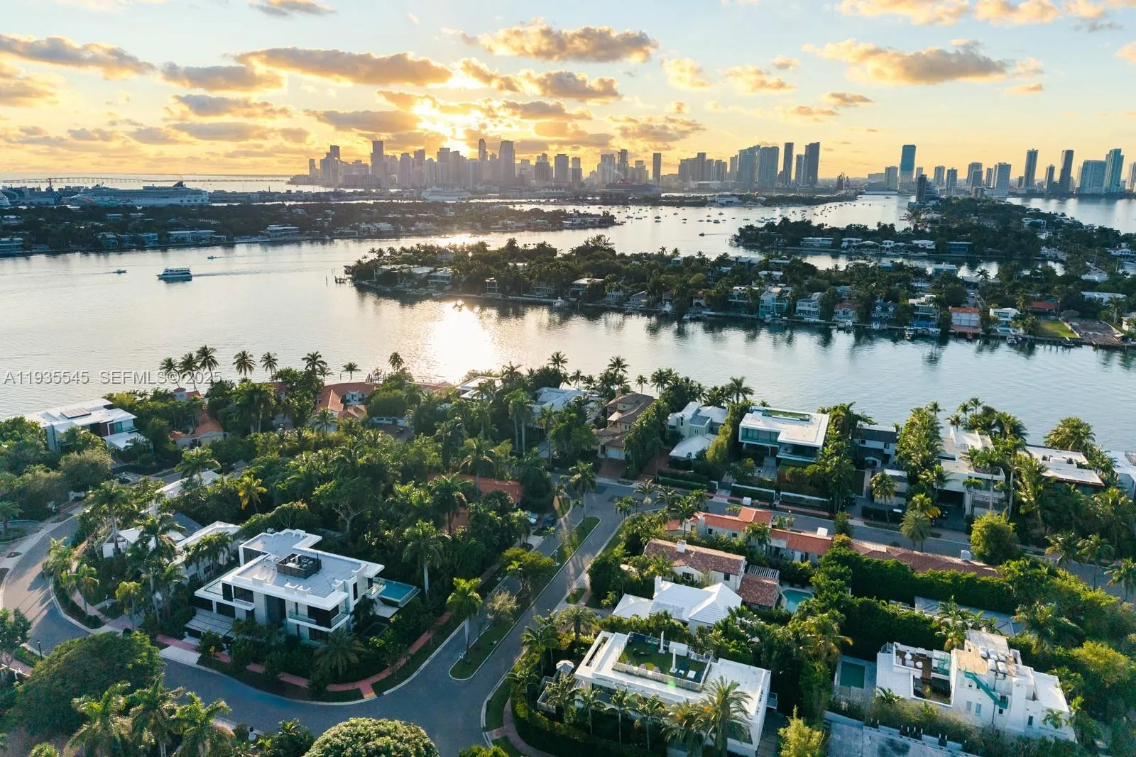 40 W Rivo Alto Dr, Miami Beach, Florida 33139, Miami Beach, Florida 33139, 6 Bedrooms Bedrooms, ,7 BathroomsBathrooms,Residential Lease,For Rent,40 W Rivo Alto Dr, Miami Beach, Florida 33139,A11935545