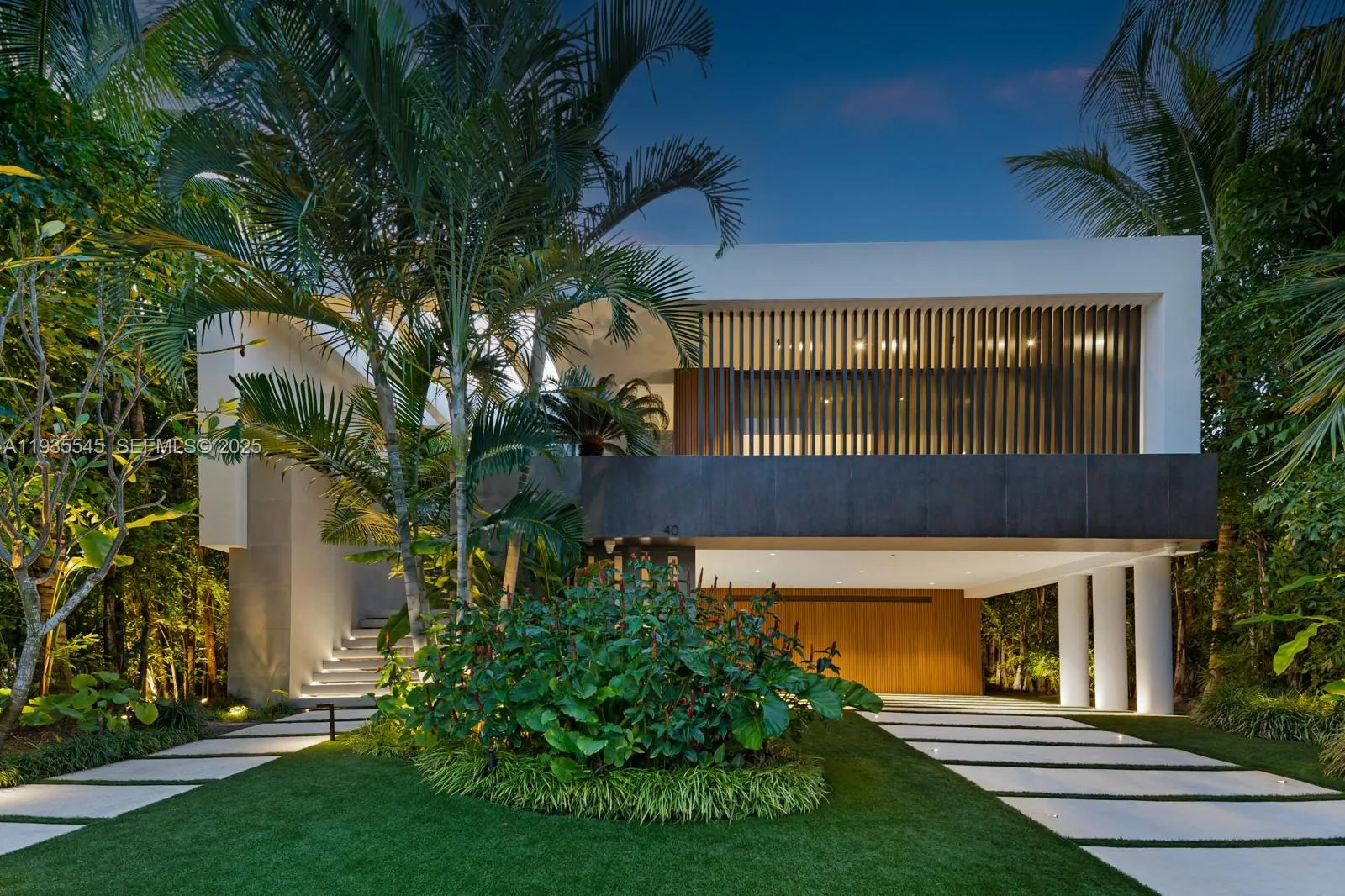 40 W Rivo Alto Dr, Miami Beach, Florida 33139, Miami Beach, Florida 33139, 6 Bedrooms Bedrooms, ,7 BathroomsBathrooms,Residential Lease,For Rent,40 W Rivo Alto Dr, Miami Beach, Florida 33139,A11935545