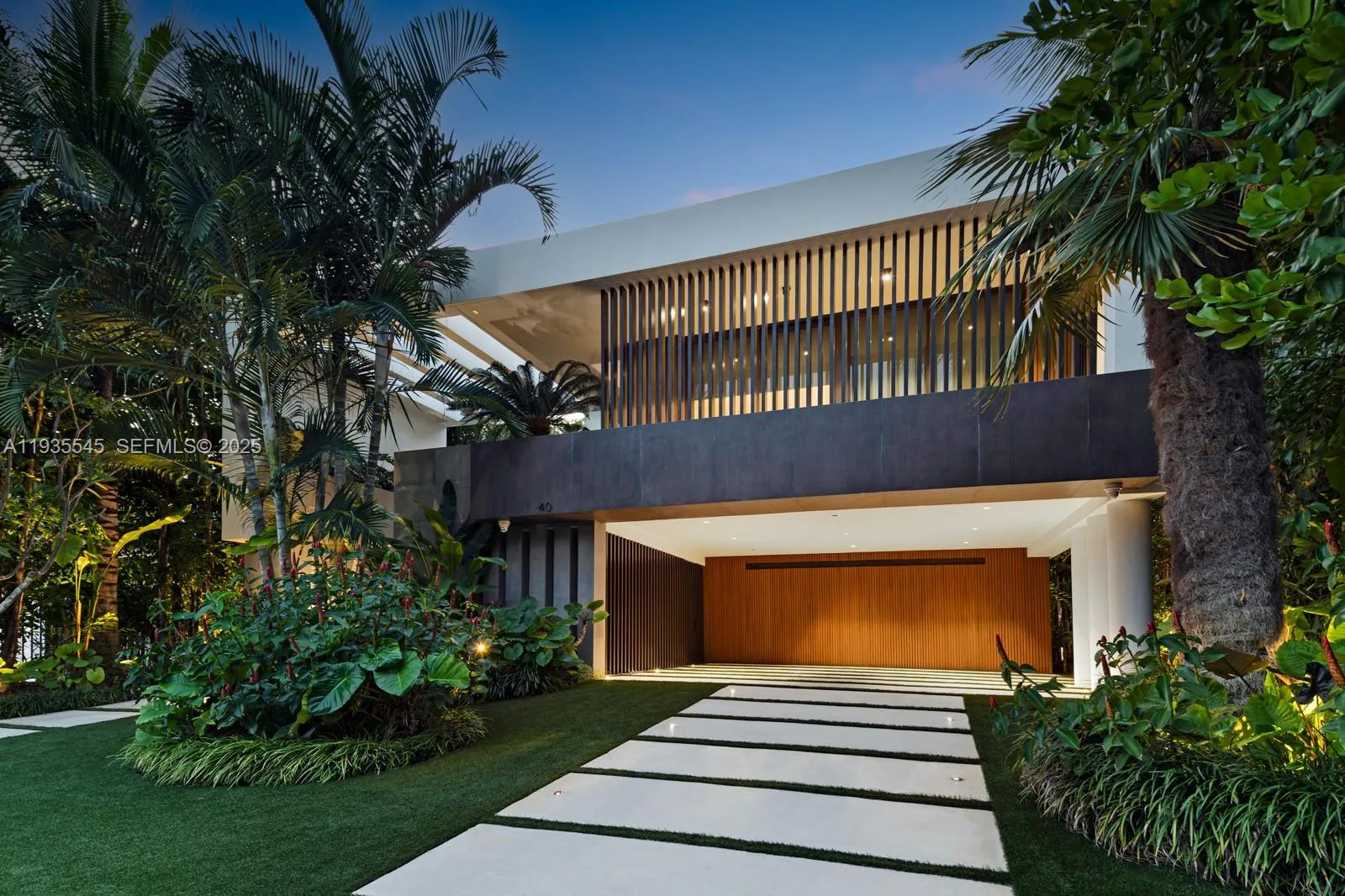 40 W Rivo Alto Dr, Miami Beach, Florida 33139, Miami Beach, Florida 33139, 6 Bedrooms Bedrooms, ,7 BathroomsBathrooms,Residential Lease,For Rent,40 W Rivo Alto Dr, Miami Beach, Florida 33139,A11935545