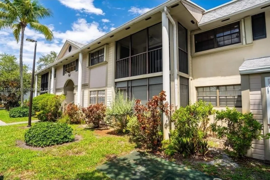 811 Ne 199th St 206-33, Miami, Florida 33179, Miami, Florida 33179, 2 Bedrooms Bedrooms, ,2 BathroomsBathrooms,Residential Lease,For Rent,811 Ne 199th St 206-33, Miami, Florida 33179,A11935641