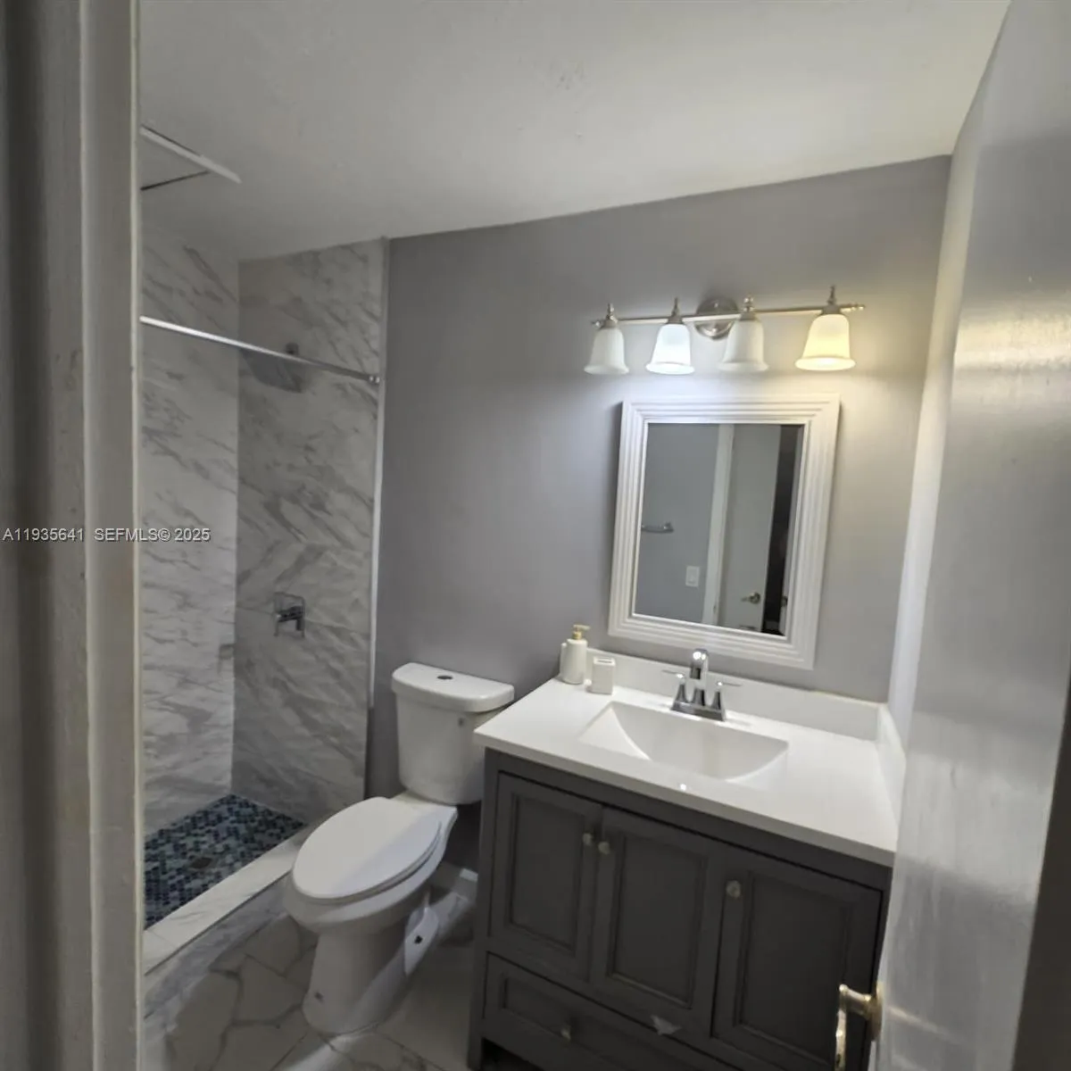 811 Ne 199th St 206-33, Miami, Florida 33179, Miami, Florida 33179, 2 Bedrooms Bedrooms, ,2 BathroomsBathrooms,Residential Lease,For Rent,811 Ne 199th St 206-33, Miami, Florida 33179,A11935641