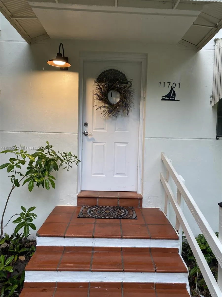 11701 Ne 11th Pl 1, Biscayne Park, Florida 33161, Biscayne Park, Florida 33161, 3 Bedrooms Bedrooms, ,1 BathroomBathrooms,Residential Lease,For Rent,11701 Ne 11th Pl 1, Biscayne Park, Florida 33161,A11935667