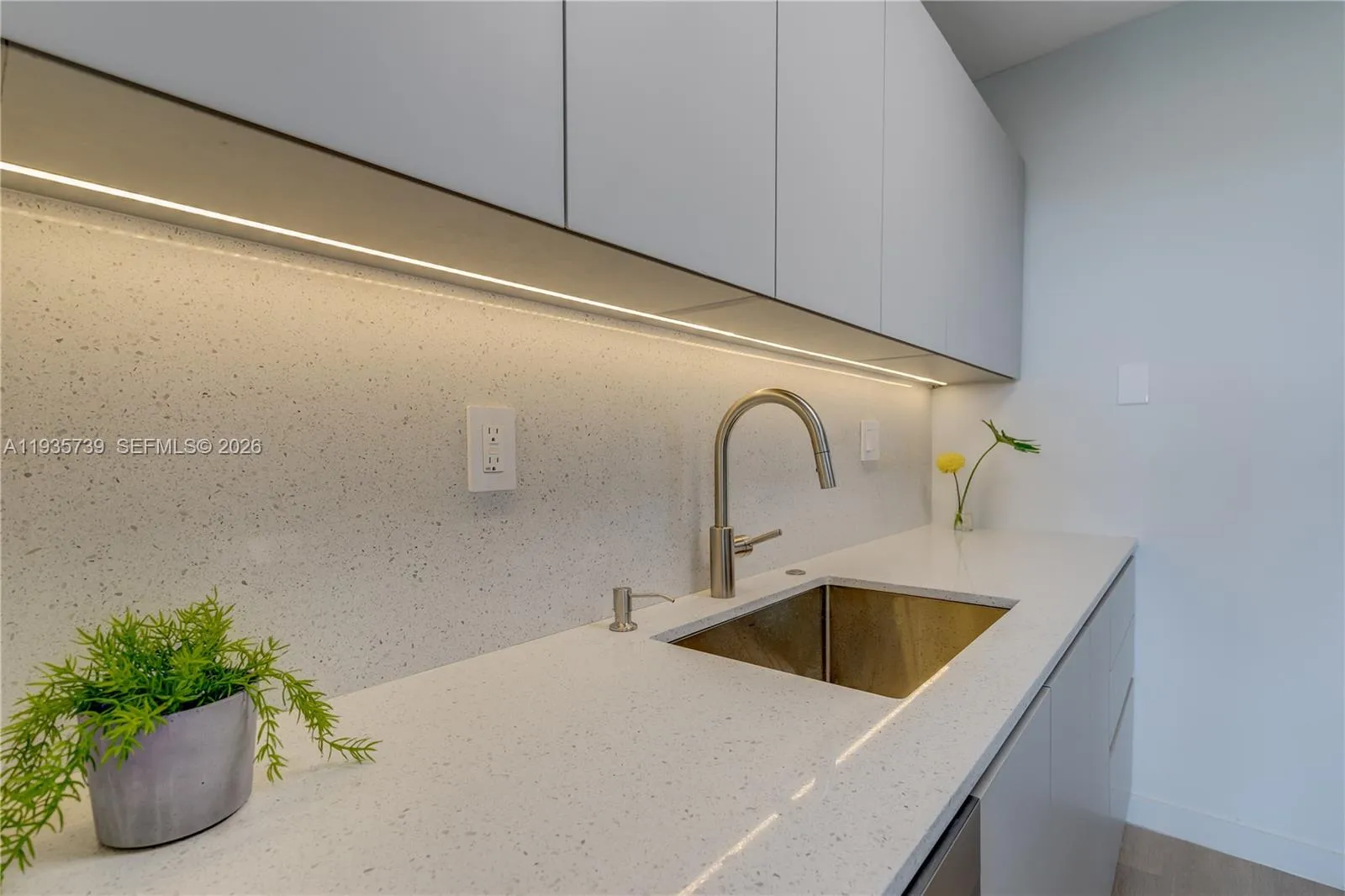 2000 Ne 135th St 908, North Miami, Florida 33181, North Miami, Florida 33181, 1 Bedroom Bedrooms, ,1 BathroomBathrooms,Residential,For Sale,2000 Ne 135th St 908, North Miami, Florida 33181,A11935739