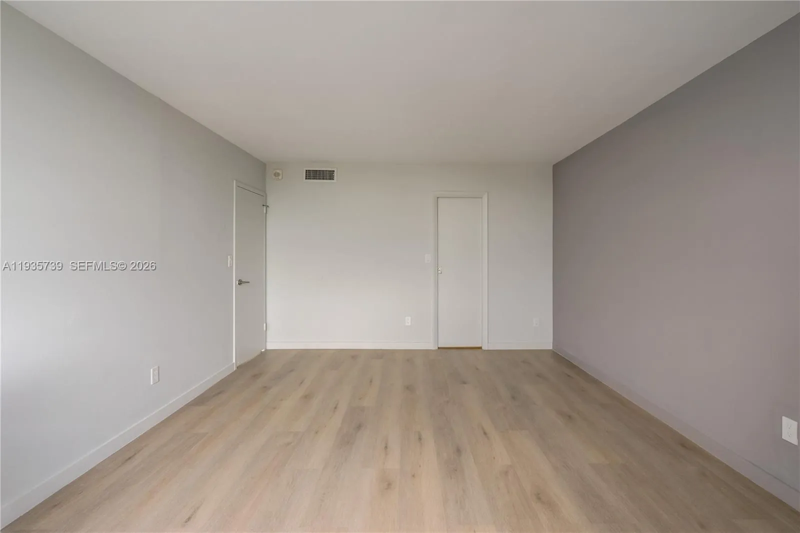 2000 Ne 135th St 908, North Miami, Florida 33181, North Miami, Florida 33181, 1 Bedroom Bedrooms, ,1 BathroomBathrooms,Residential,For Sale,2000 Ne 135th St 908, North Miami, Florida 33181,A11935739